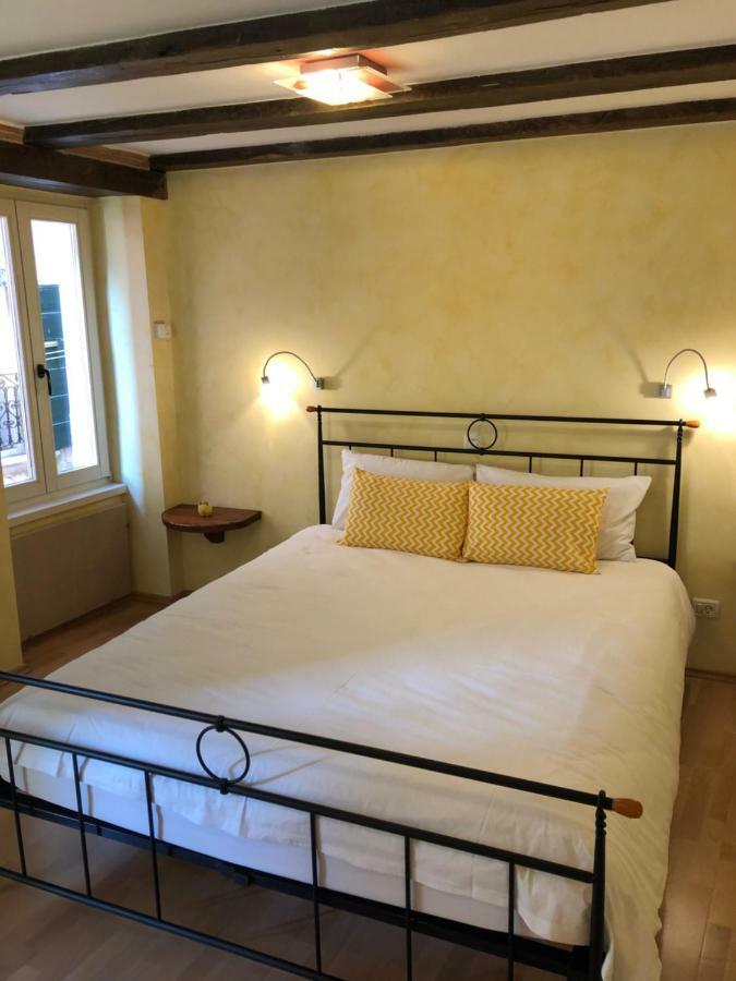 Superb Townhouse Villa Montalbano โรวีน ภายนอก รูปภาพ