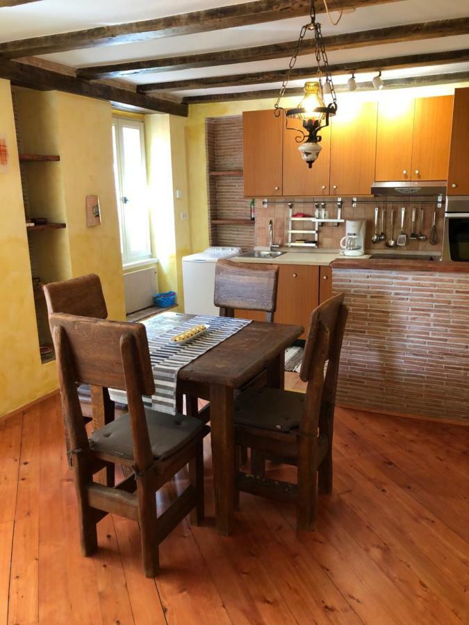 Superb Townhouse Villa Montalbano โรวีน ภายนอก รูปภาพ