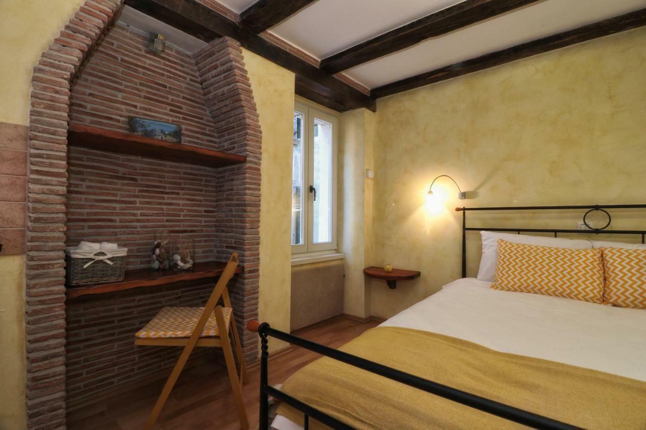 Superb Townhouse Villa Montalbano โรวีน ภายนอก รูปภาพ