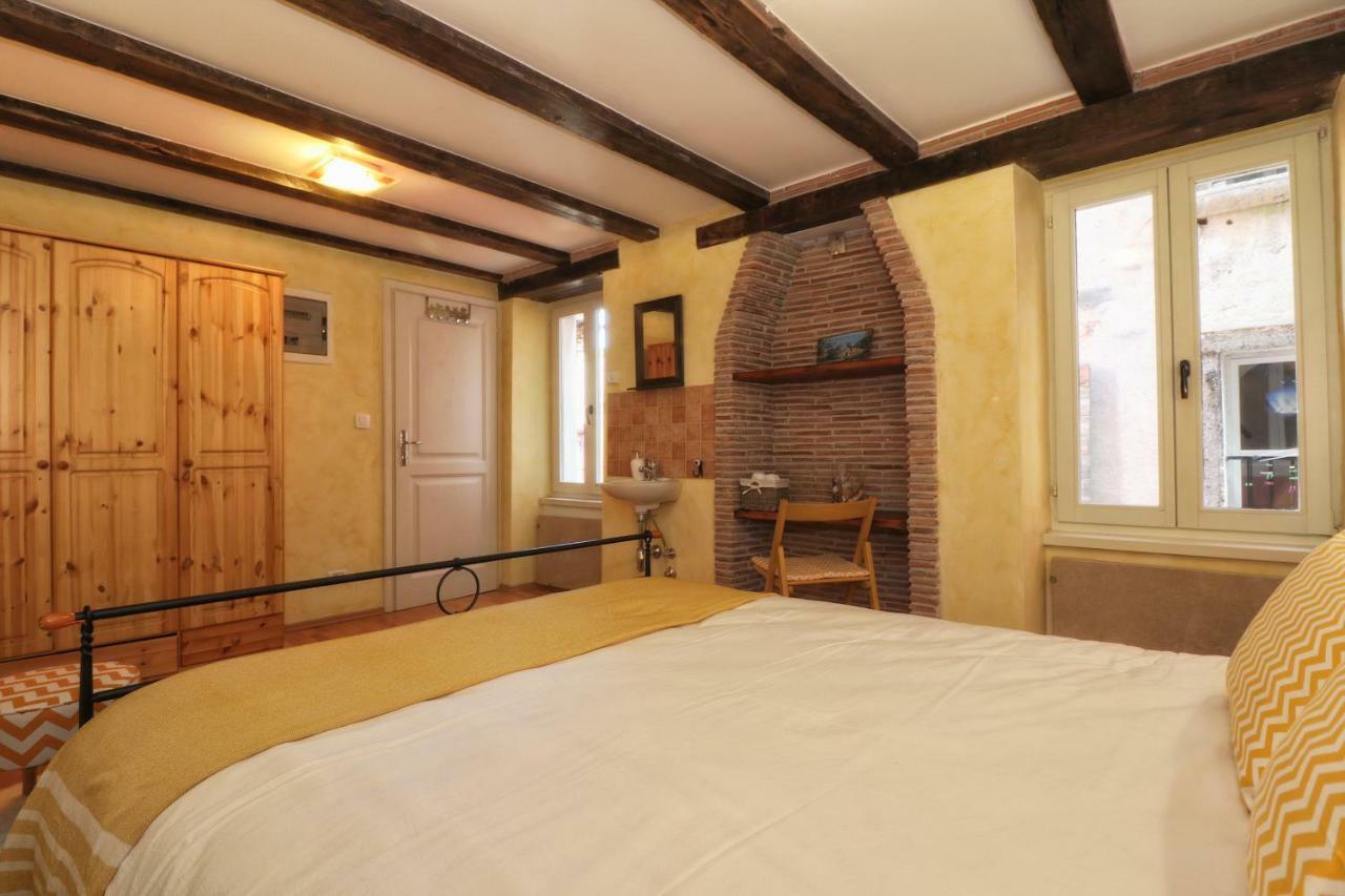 Superb Townhouse Villa Montalbano โรวีน ภายนอก รูปภาพ