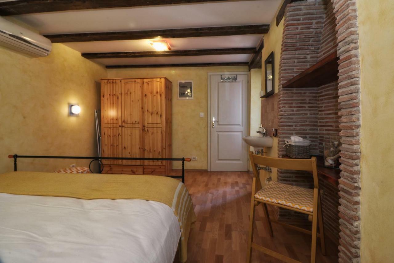 Superb Townhouse Villa Montalbano โรวีน ภายนอก รูปภาพ