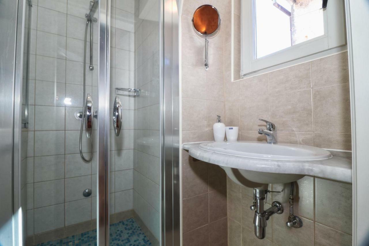 Superb Townhouse Villa Montalbano โรวีน ภายนอก รูปภาพ