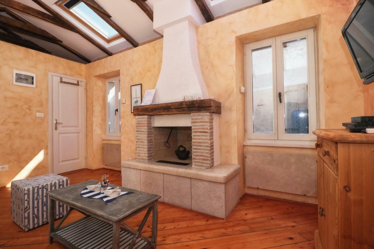 Superb Townhouse Villa Montalbano โรวีน ภายนอก รูปภาพ