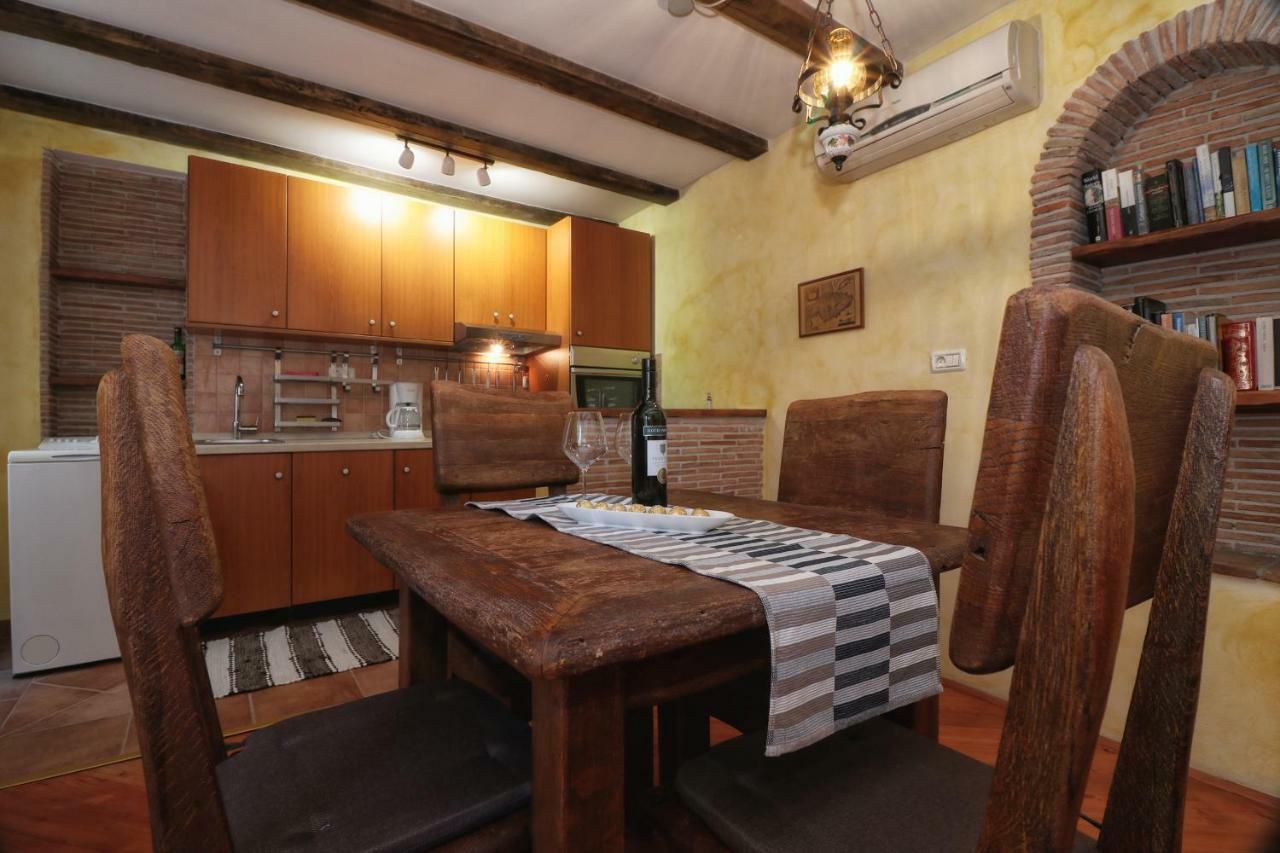 Superb Townhouse Villa Montalbano โรวีน ภายนอก รูปภาพ