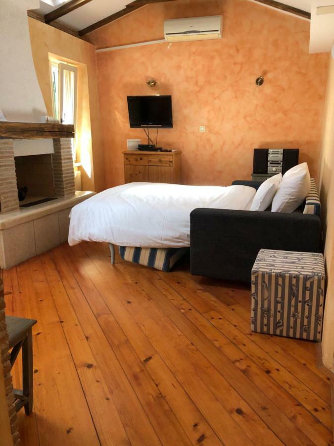 Superb Townhouse Villa Montalbano โรวีน ภายนอก รูปภาพ